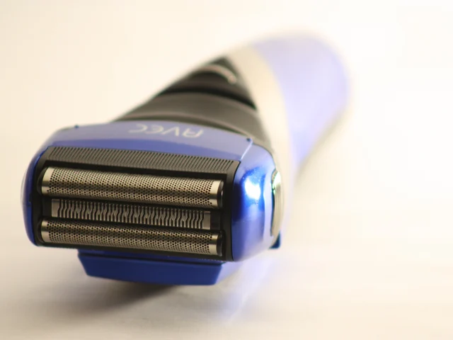 Electric shaver close-up