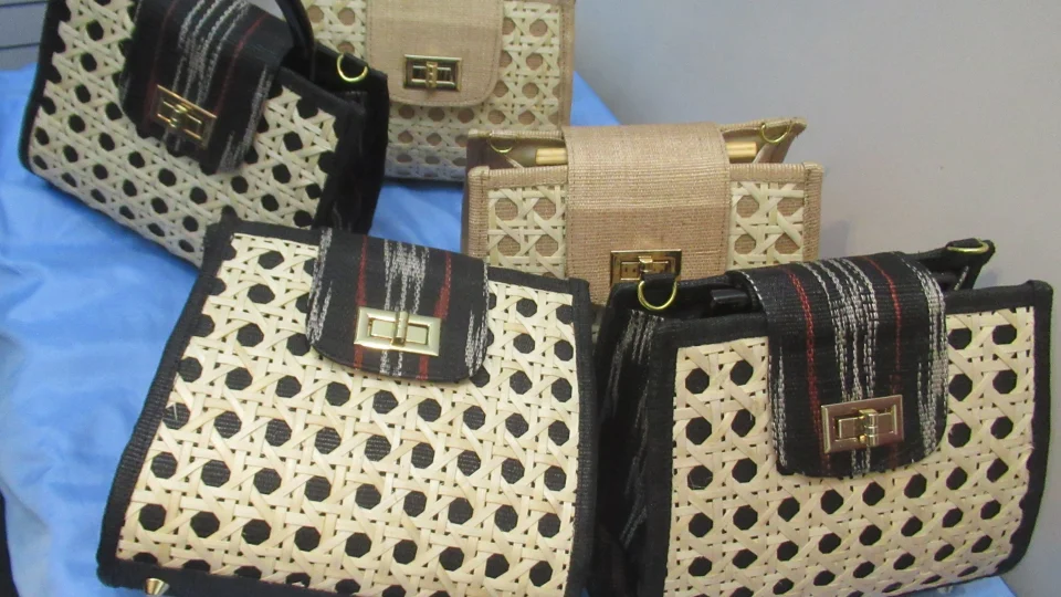 Woven handbags